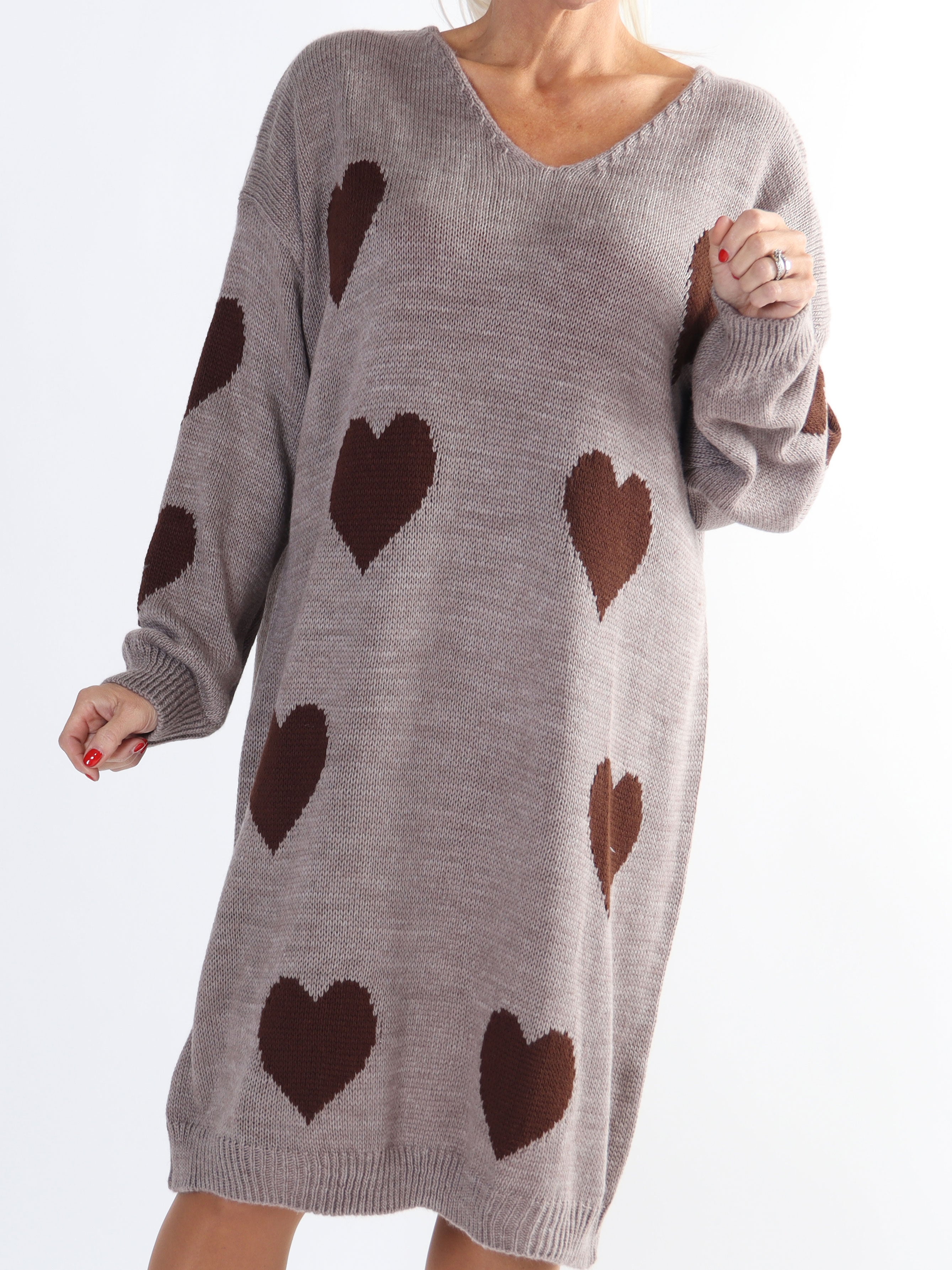 Lela - Plus size strikkjole med hjerter